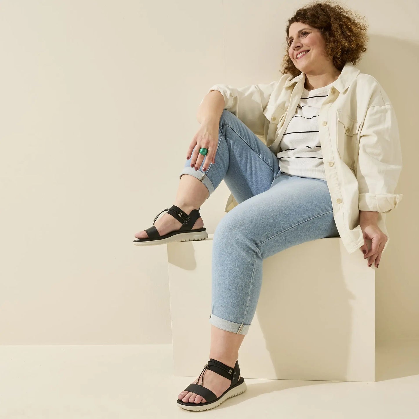 Sandales à bout large ajustables, modèle H - Lou