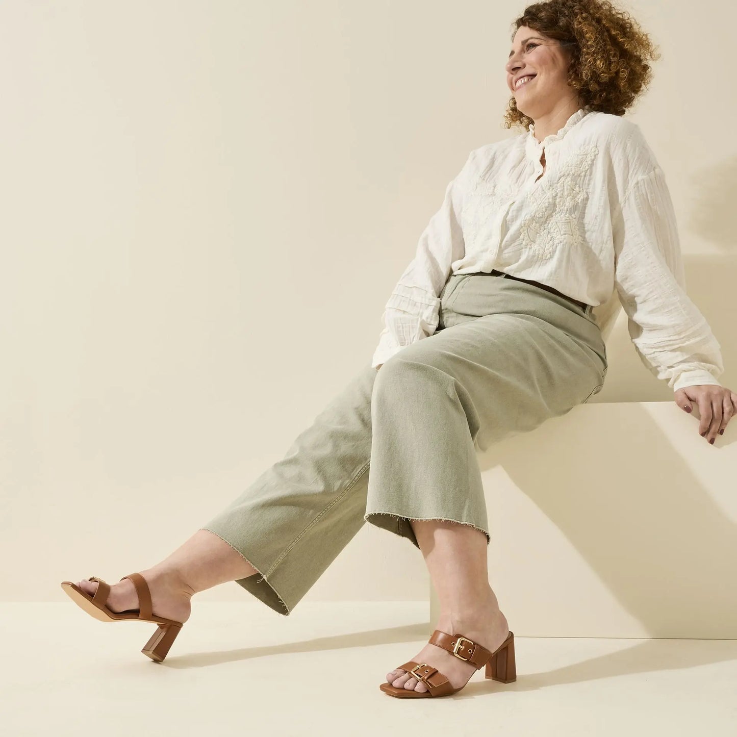 Mules pieds larges H - Modèle Iza